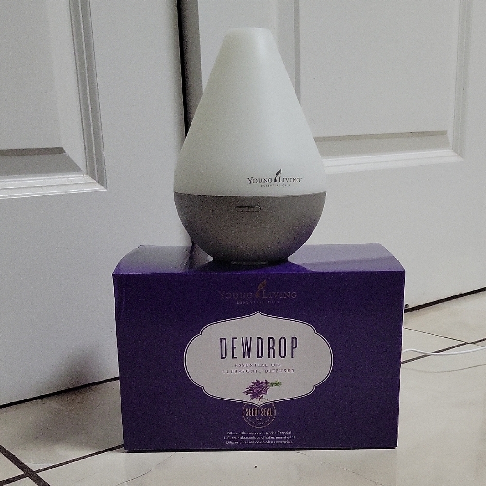 Young Living Dewdrop Diffuser - White and Gray
